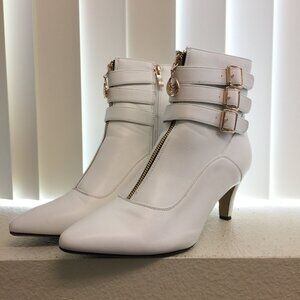 PRE LOVED - IDIFU Womens Toe Buckle Strap Ankle Booties in WHT/11- SH306